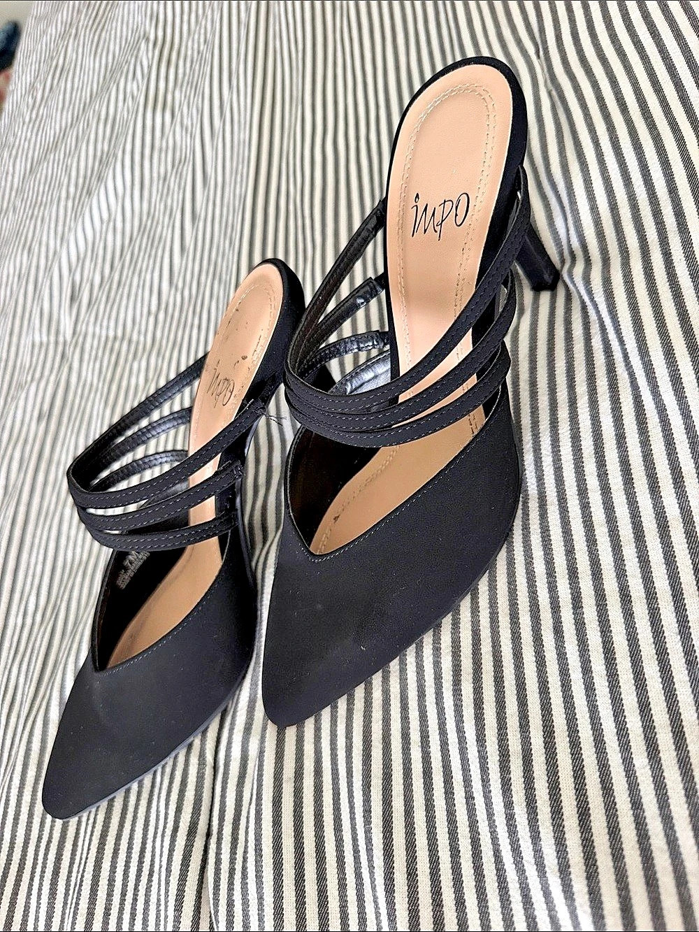 Vince Camuto Pointed Toe Strappy Heels in Black Like New.